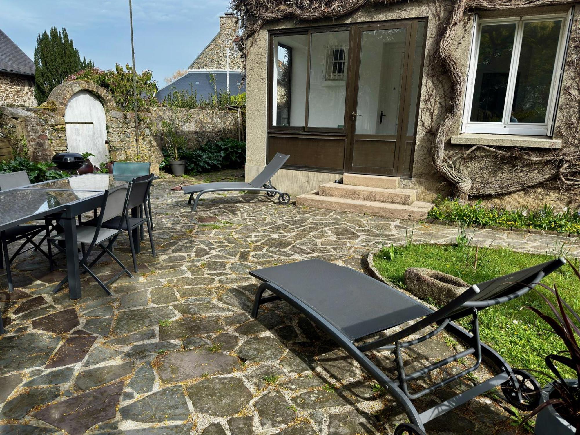 La Triolette, Maison Chaleureuse, Independante Et Refaite A Neuf Dans Le Vieux Coutainville, Tourisme Ou Teletravail 阿贡科塔因维尔 外观 照片