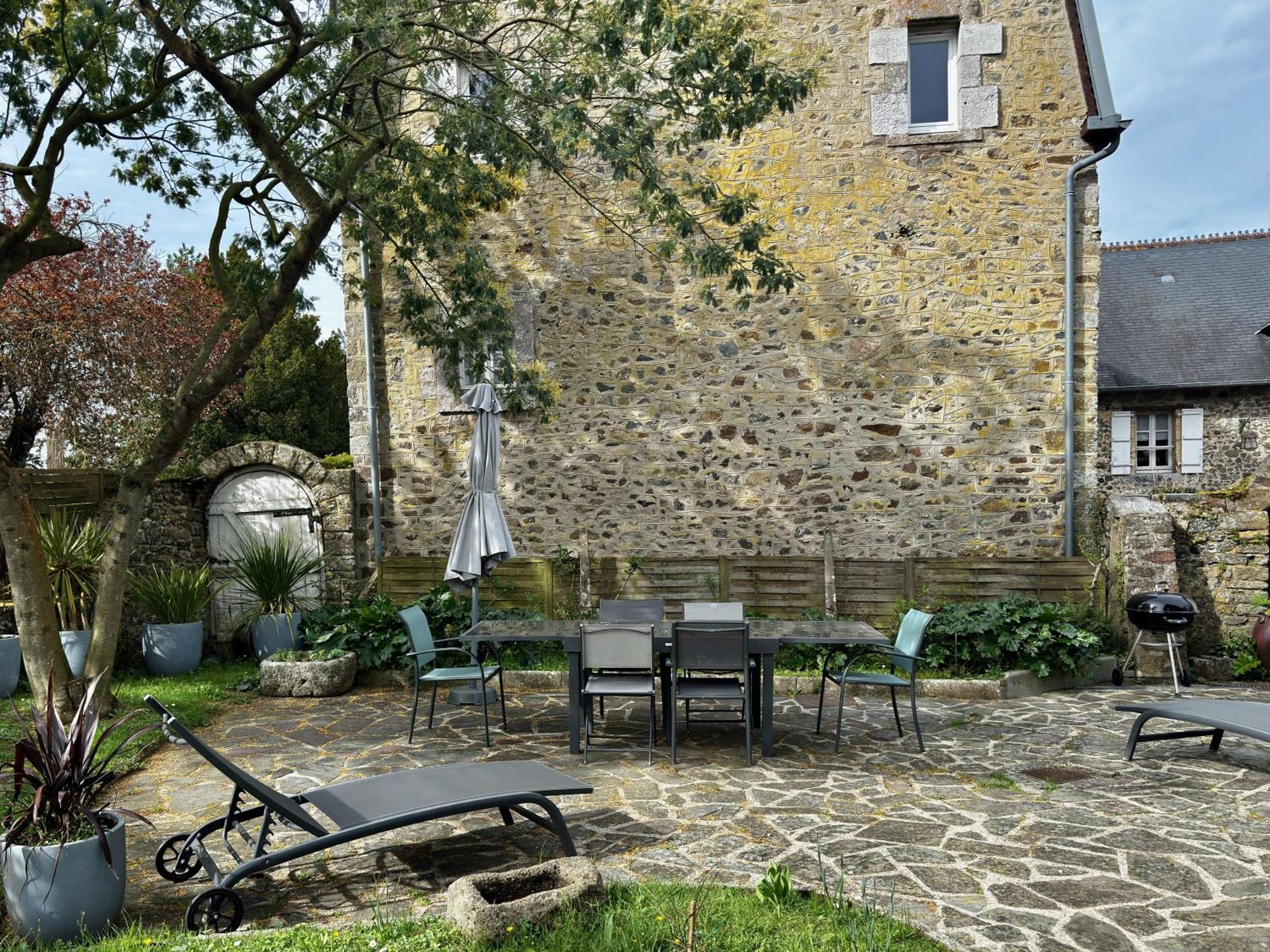 La Triolette, Maison Chaleureuse, Independante Et Refaite A Neuf Dans Le Vieux Coutainville, Tourisme Ou Teletravail 阿贡科塔因维尔 外观 照片